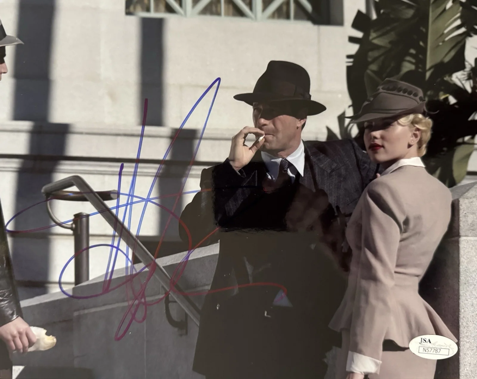 Aaron Eckhart — Aaron Eckhart Signed The Black Dahlia 8x10 Photo Authentic Autograph JSA COA