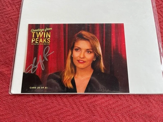 Sheryl Lee — Twin Peaks Sheryl Lee Gold Box Postcard Signed David Lynch Free Shipping