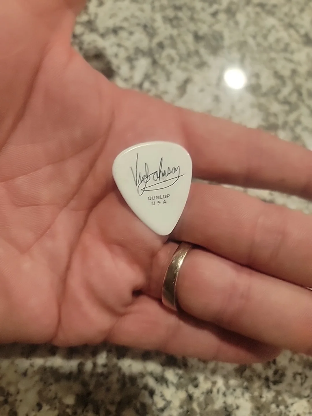Vic Johnson Dunlap Pick, image 3