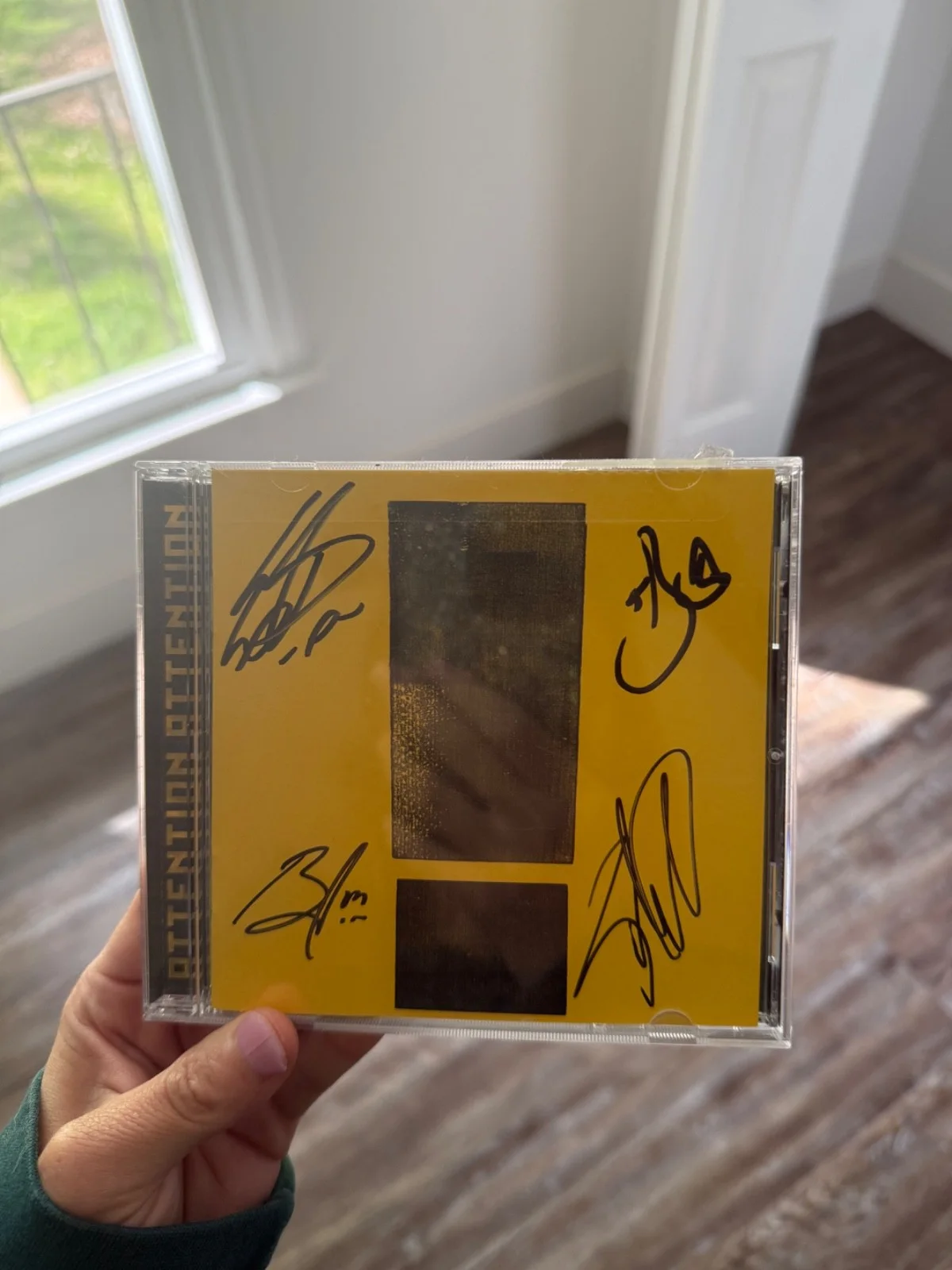 Shinedown Signed CD Full Band Autographed Album – Rock Band Memorabilia, изображение 2