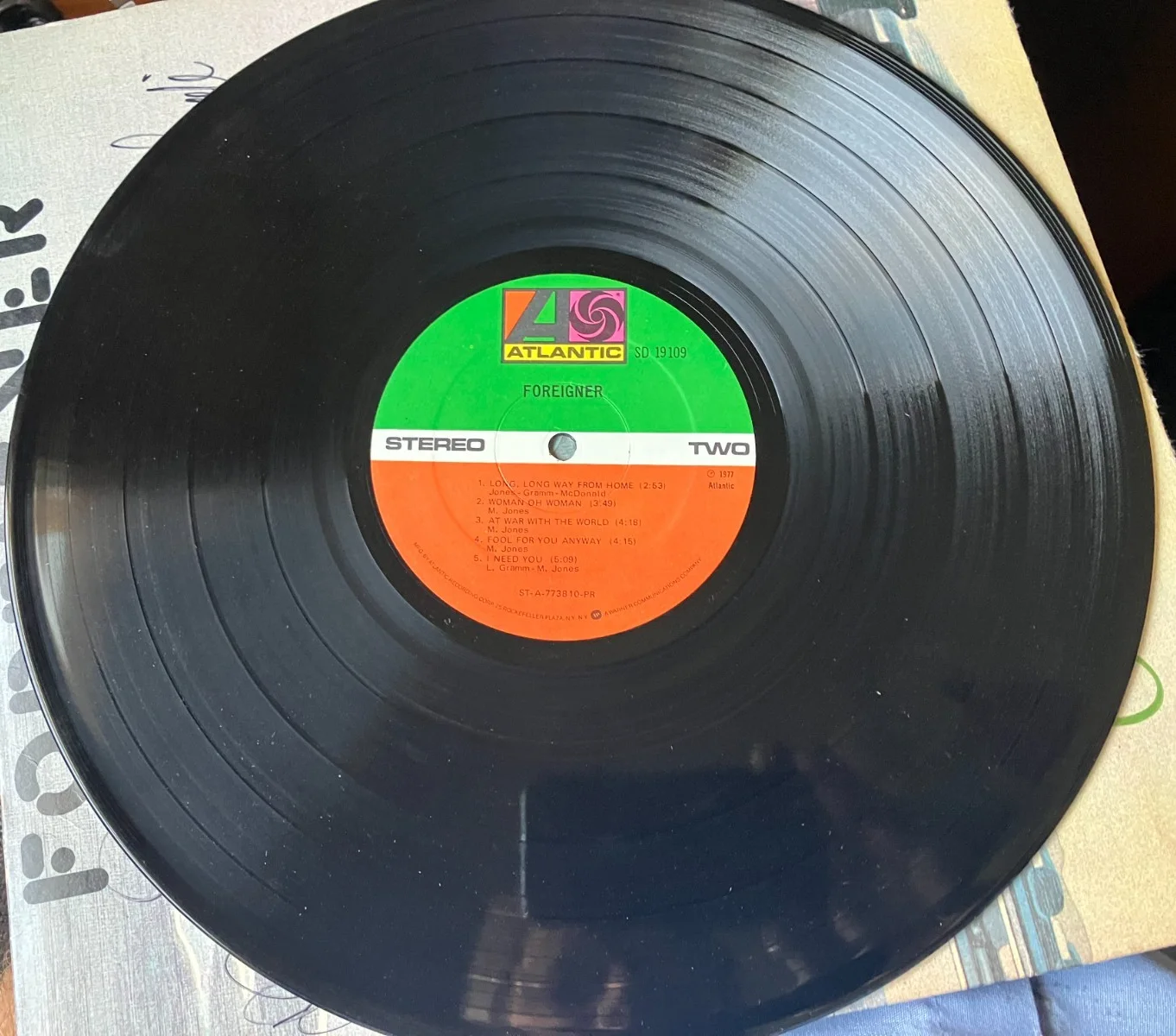 Foreigner Debut Vinyl LP Signed By Entire Band (Atlantic SD 19109, 1977 - XLNT!, image 3