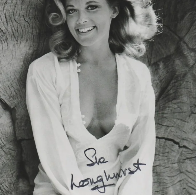 SUE LONGHURST hand-signed BUSTY YOUNG SEXY 8x10 OUTDOOR CLOSEUP w/ uacc rd COA, image 2