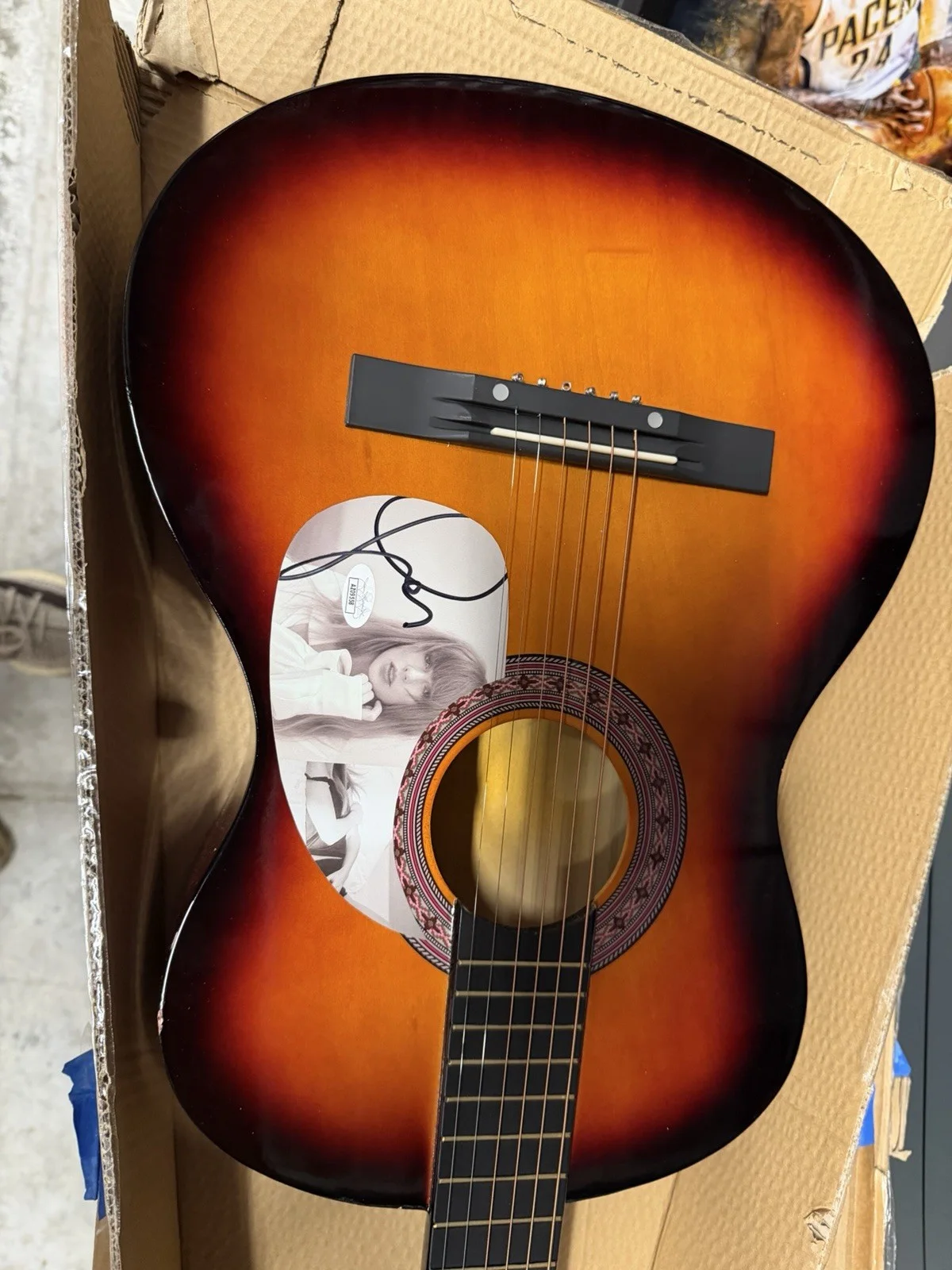 Taylor swift Autographed Sunburst Guitar JSA Authenticated, image 2
