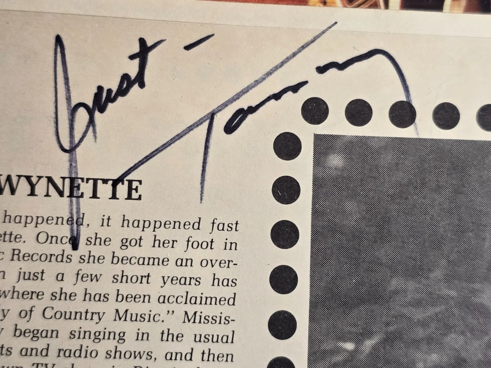 Autographed Flyer (~6x4 in Size) of *TAMMY WYNETTE! Nice Piece!, изображение 2