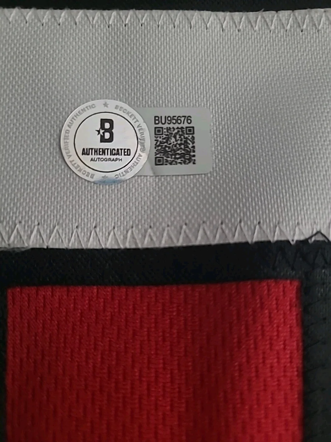 Chevy Chase — Chevy Chase Autographed Griswold Blackhawks Custom Jersey #00 (XL) Beckett COA, изображение 3
