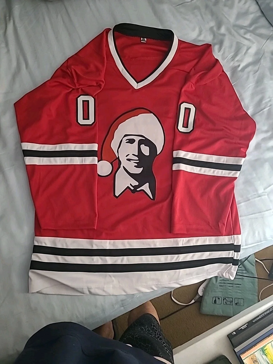 Chevy Chase — Chevy Chase Autographed Griswold Blackhawks Custom Jersey #00 (XL) Beckett COA, изображение 5