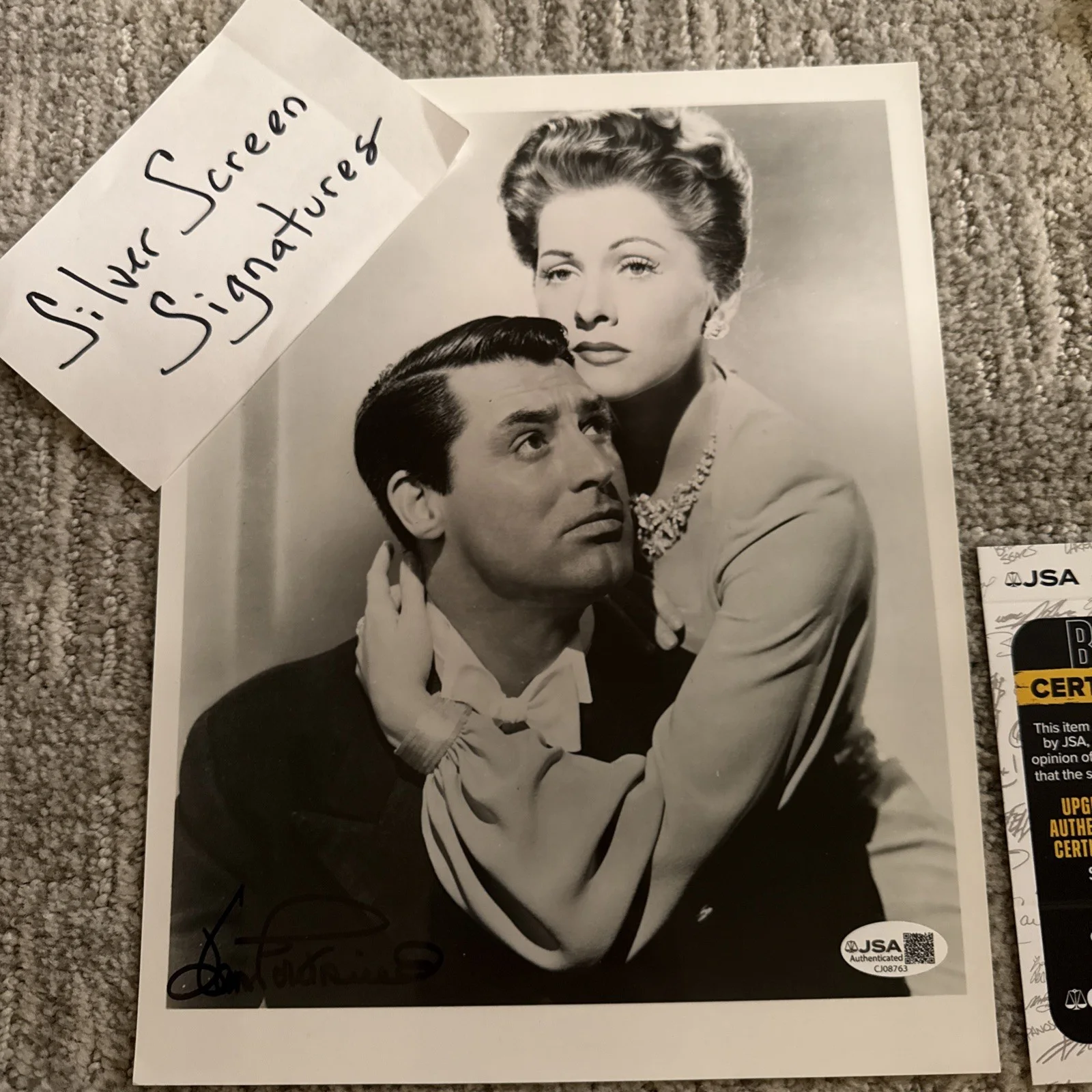 Joan Fontaine Stunning 8x10 Hand Signed Photo Autograph JSA COA Suspicion, изображение 5