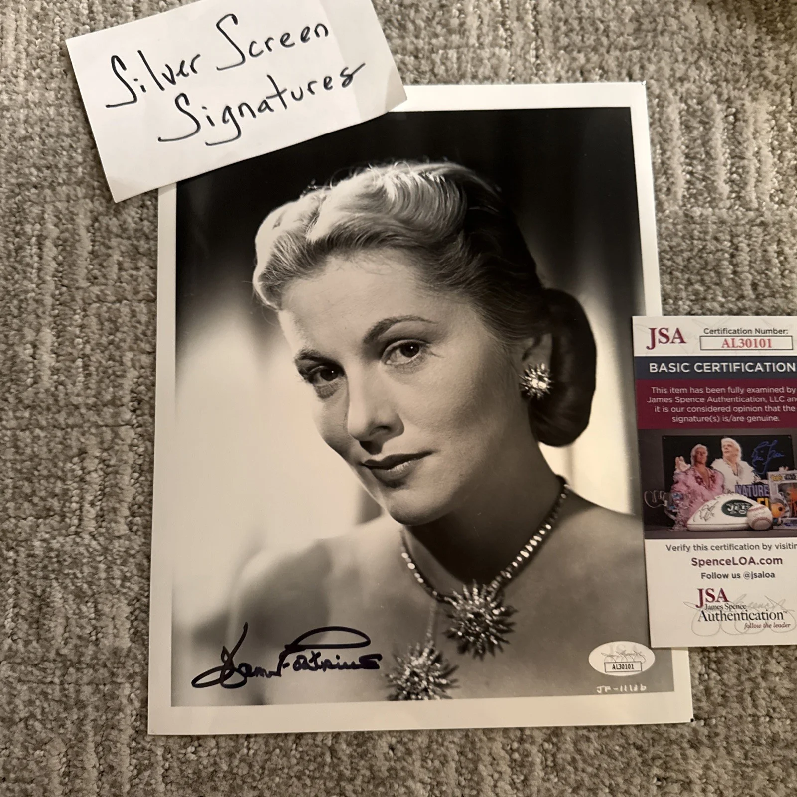 Joan Fontaine Stunning 8x10 Hand Signed Photo Autograph JSA COA, image 2