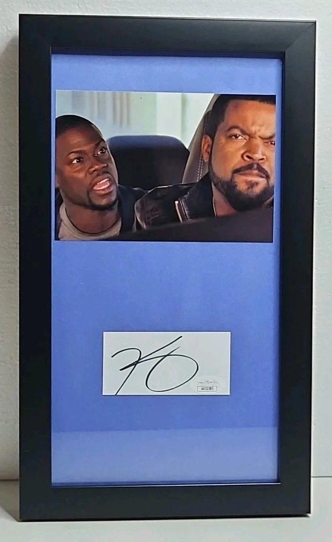 kevin hart — AUTO KEVIN HART W/ ICE CUBE CUSTOM FRAMED 8X13.5 SIGNED RIDE ALONG JSA CERTIFIED, image 2