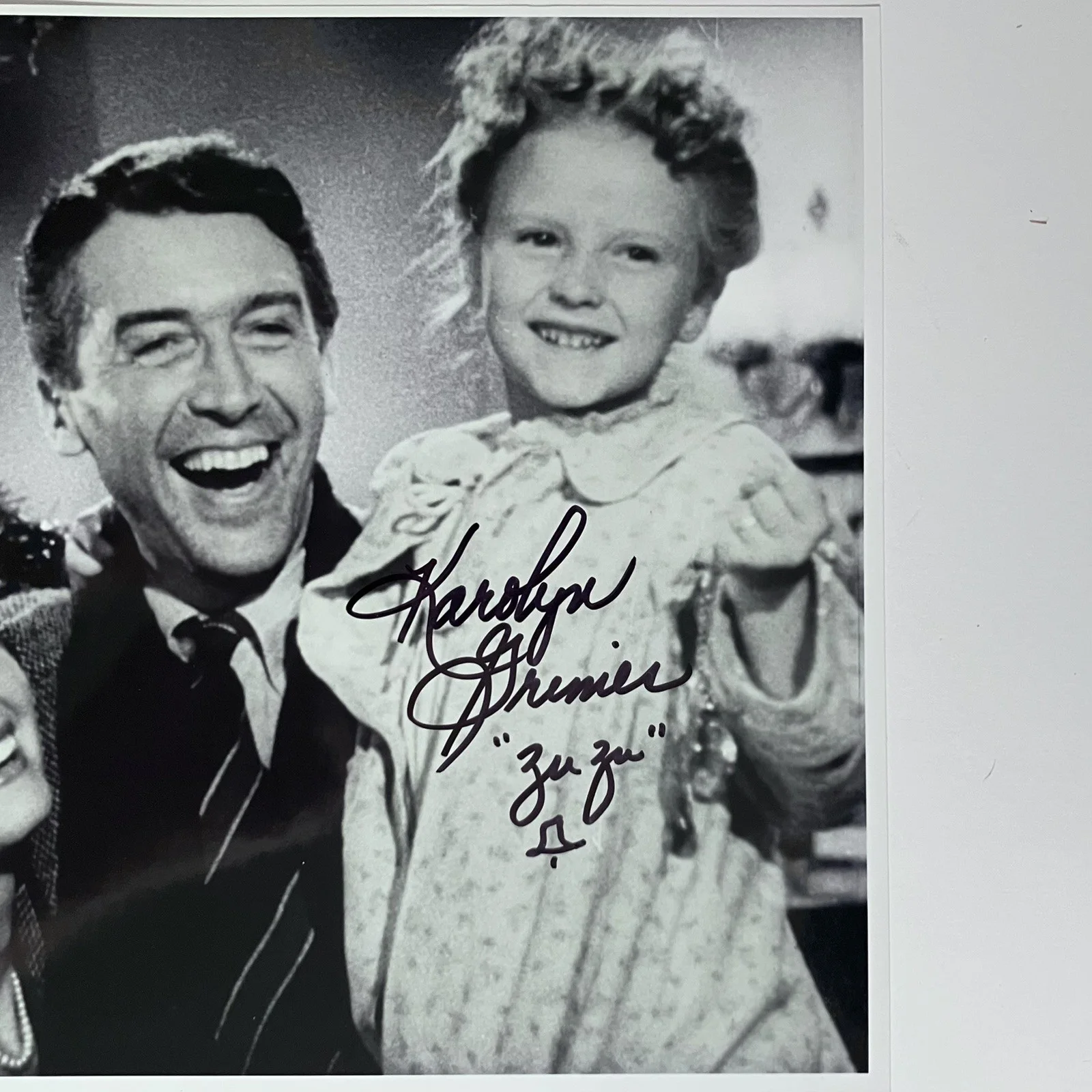 Karolyn Grimes — IT’S A WONDERFUL LIFE Signed 8x10 / KAROLYN GRIMES as Zuzu Bailey / BELL DRAWING, изображение 5