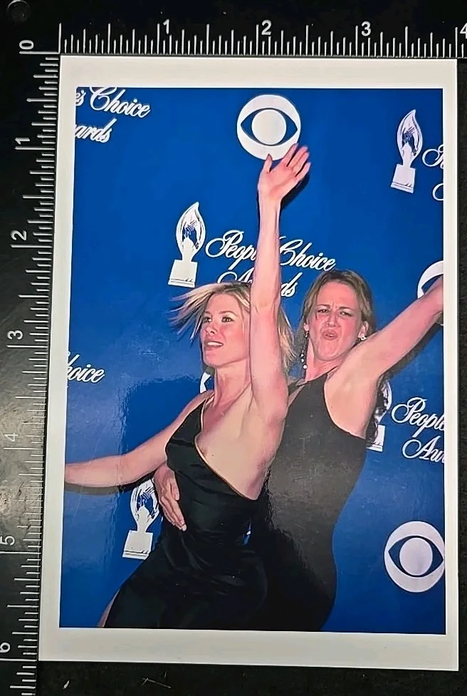 JULIE BOWEN cleavage BOOB Shot Oops 4x6 " Real Photo (17@21), image 2