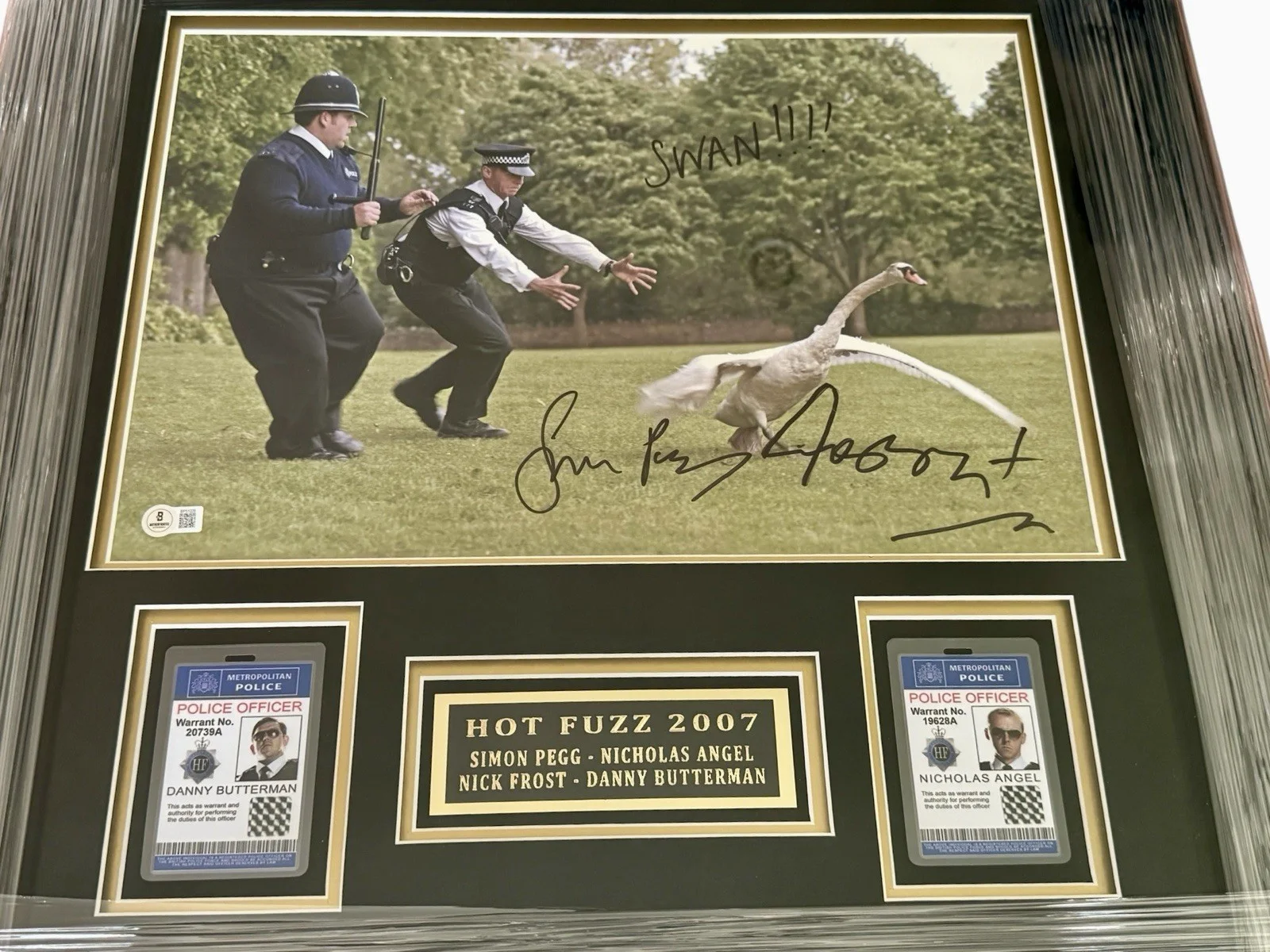 SIMON PEGG, NICK FROST — SIMON PEGG SIGNED HOT FUZZ NICK FROST SIGNED HOTT FUZZ FRAMED PHOTO BECKETT, изображение 2