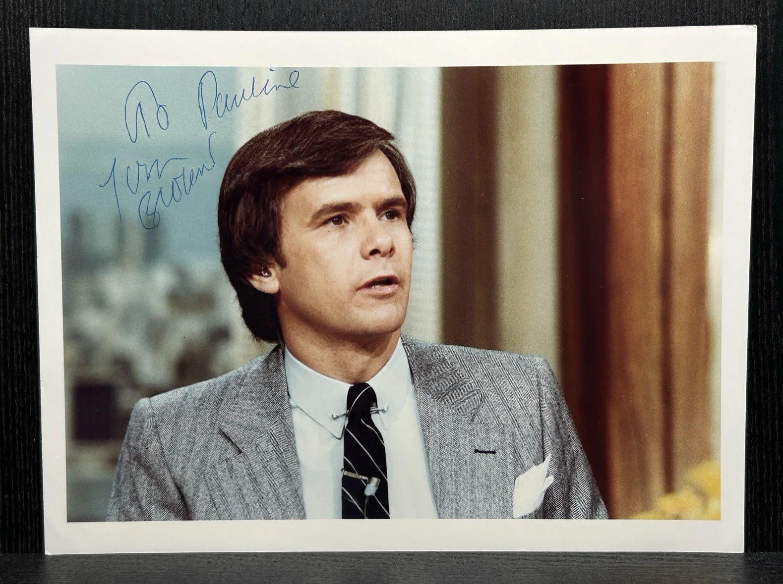 Tom Brokaw — TOM BROKAW ORIGINAL SIGNED PHOTO News Anchor JSA COA Autograph NBC NIGHTLY NEWS