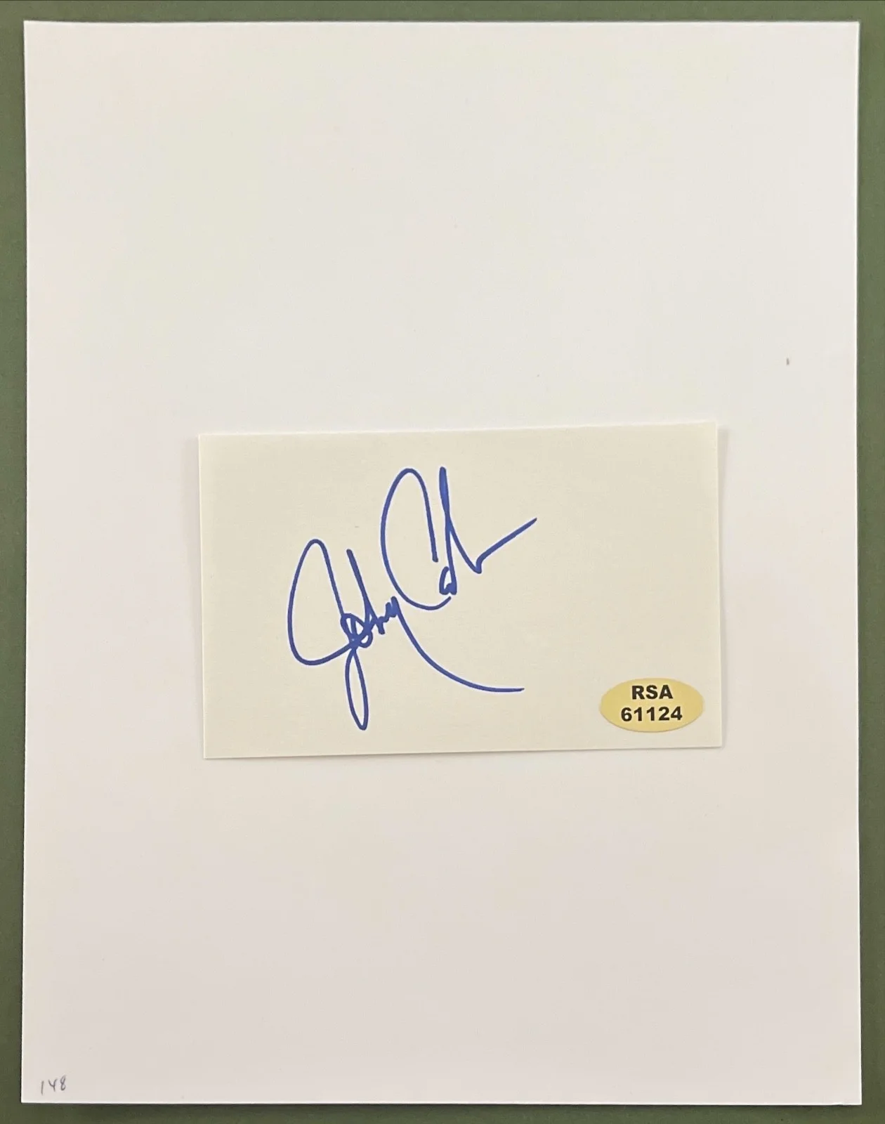 JOHNNY CASH AUTOGRAPHED INDEX CARD WITH BLACK & WHITE PHOTO RSA CERTIFIED, изображение 2