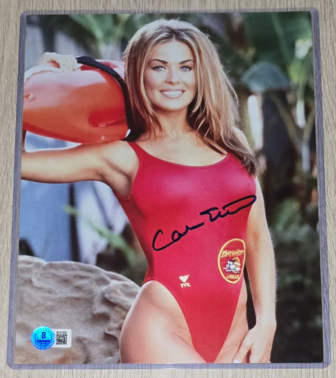 Carmen Electra — Carmen Electra Baywatch Lifeguard Autograph Beckett BAS Authentic 8 x 10 Photo, изображение 3