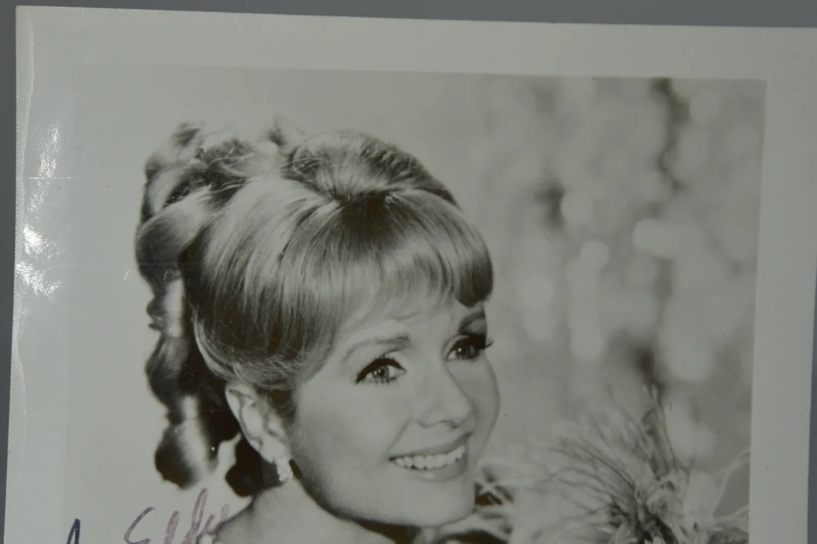 Vintage Debbie Reynolds Autograph Inscription Happiness Always B&W Photograph, изображение 3