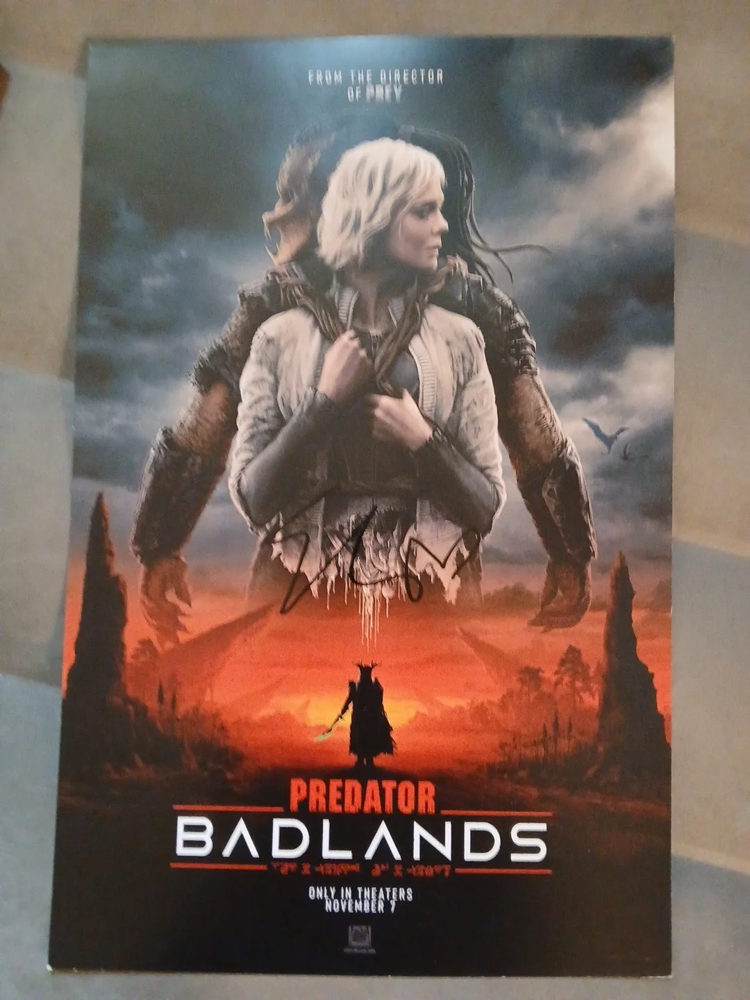 elle fanning — ELLE FANNING 🔥 Hand Signed PREDATOR BADLANDS 11X17 Photo 📸