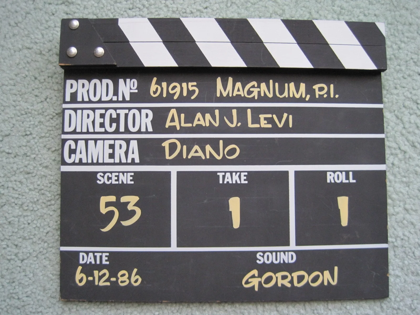 Tom Selleck — Clapperboard Tom Selleck Signed Autographed 8x10 Photo MCA Statement Magnum PI, image 4