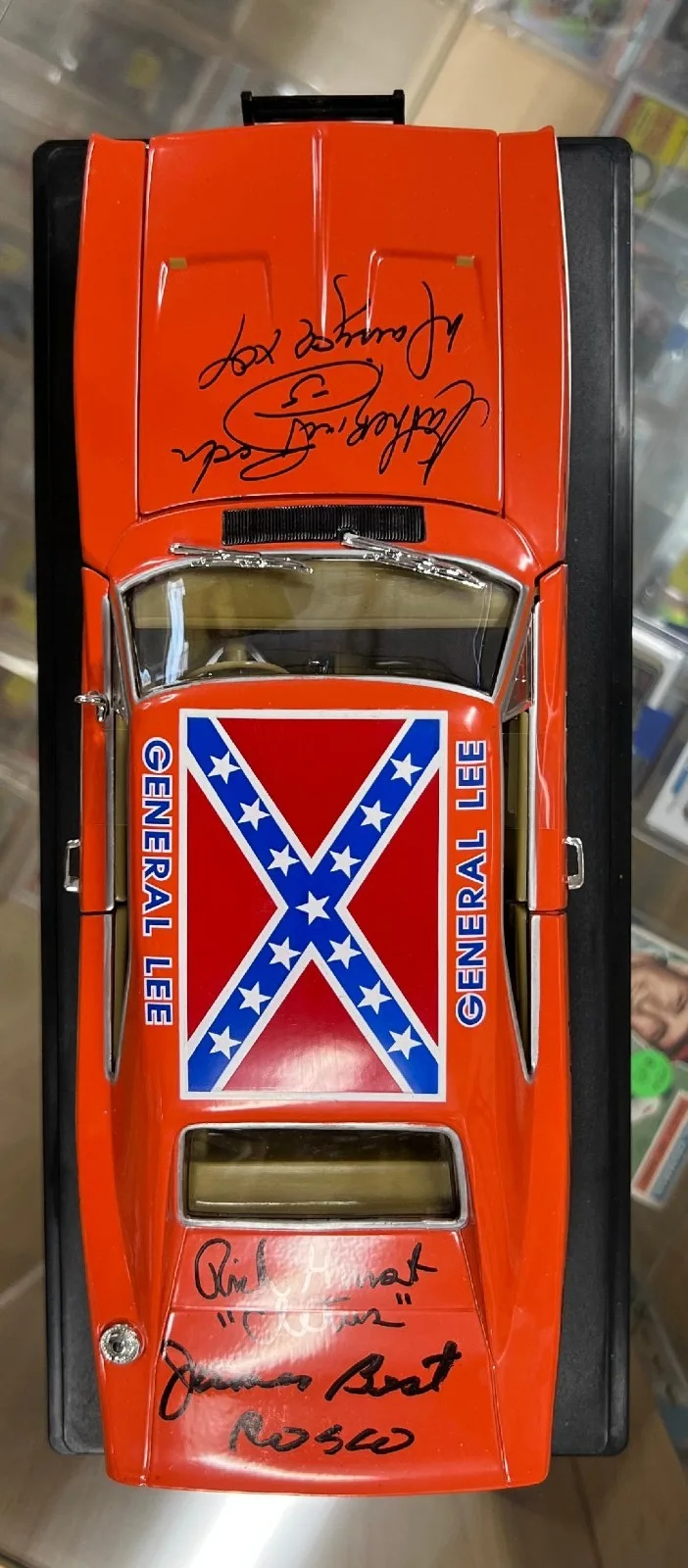 JOHN SCHNEIDER, TOM WOPAT, JAMES BEST, CATHERINE B — John Schneider Catherine Bach Tom Wopat James Best Cast Signed General Lee 1:18, изображение 2