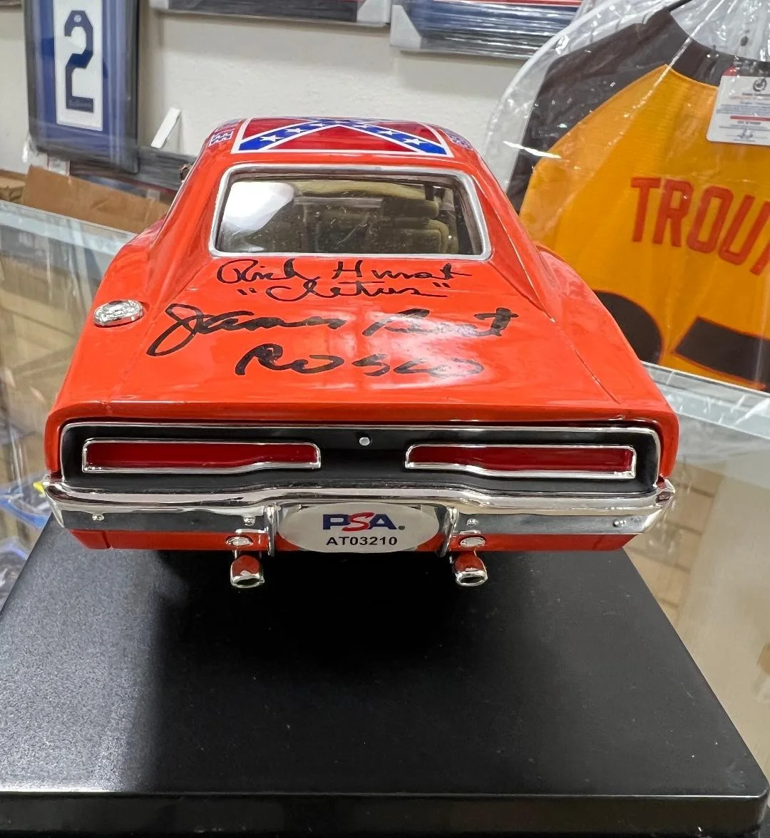 JOHN SCHNEIDER, TOM WOPAT, JAMES BEST, CATHERINE B — John Schneider Catherine Bach Tom Wopat James Best Cast Signed General Lee 1:18, изображение 4