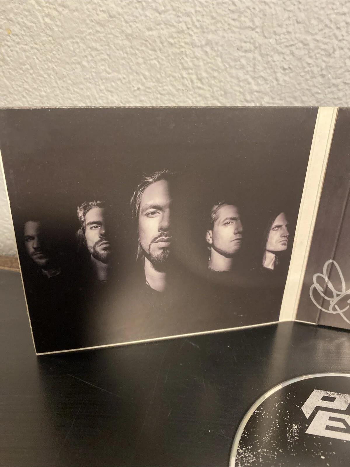 Pop Evil Signed Onyx Album Autograph Very Rare Signed On 2 Parts Of Album, изображение 4