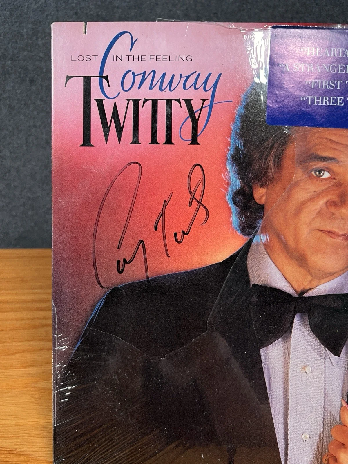 Conway Twitty Lost In The Feeling SIGNED Sealed LP Autographed Cover 23869-1, изображение 2