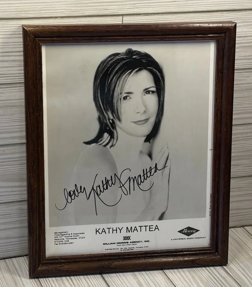 Kathy Mattea Signed Publicity 8x10 Photo Framed Mercury Records Universal Music, image 2