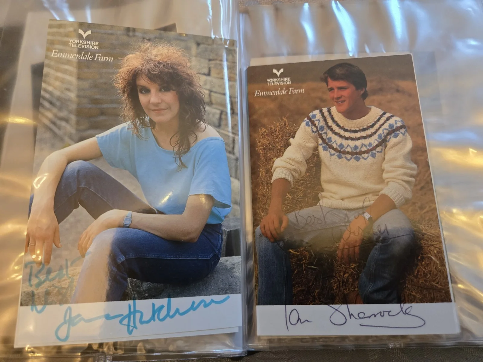 Cast Members — Emmerdale Farm and Doctors over 40 Signed British TV Cast Cards & Promo Photos, изображение 5