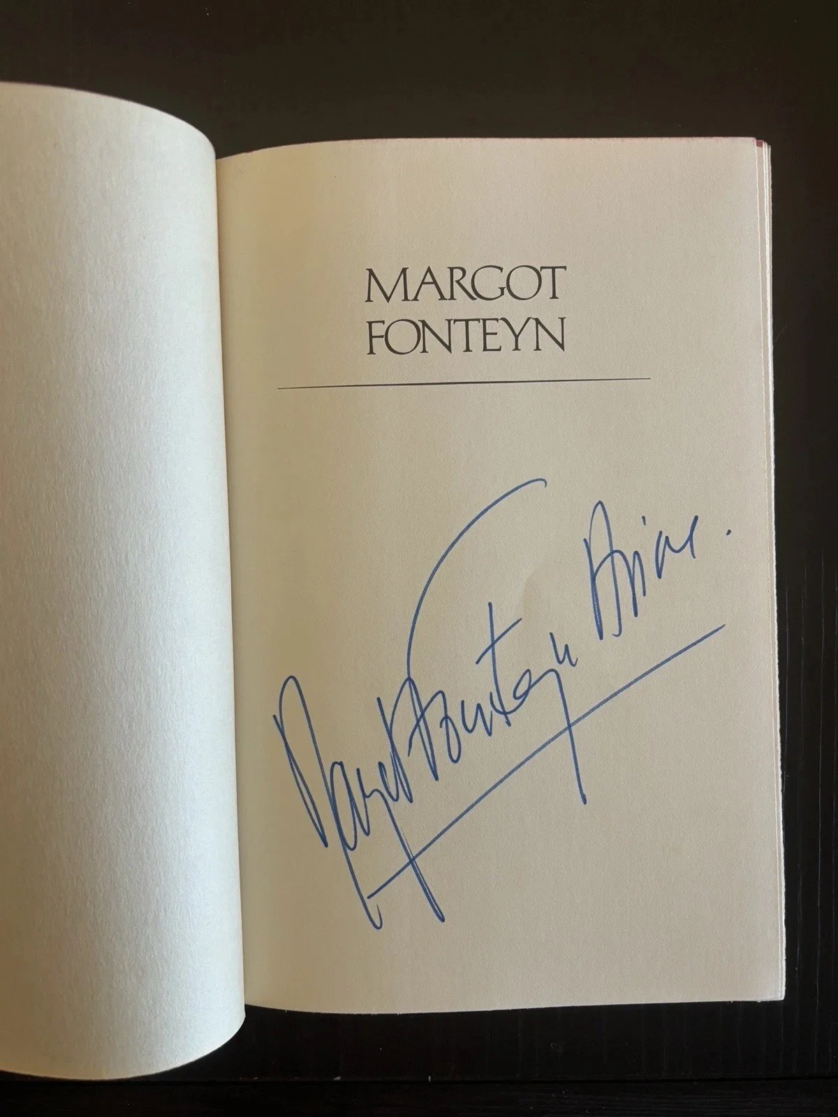 Ballet ballerina Margot Fonteyn SIGNED Autographed Book 1976 Dancing Swan Lake, изображение 2