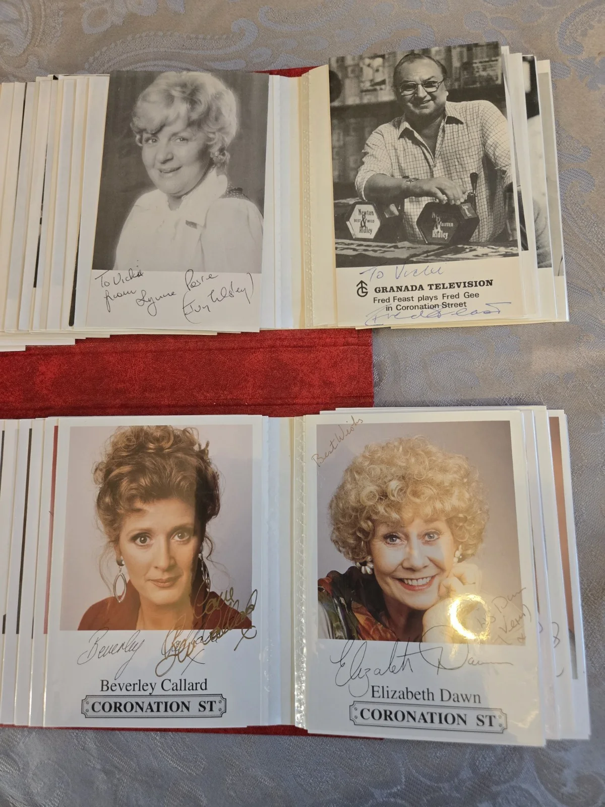 Cast Members — Coronation Street Cast Signed Autograph Photo Album Collection TV Huge Lot, изображение 5