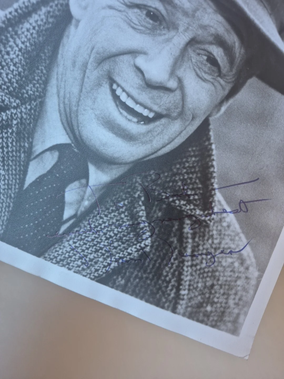 Dan Duryea — DAN DURYEA Autographed Photograph 8"×10" personalized, As "Mr Hopta", image 4