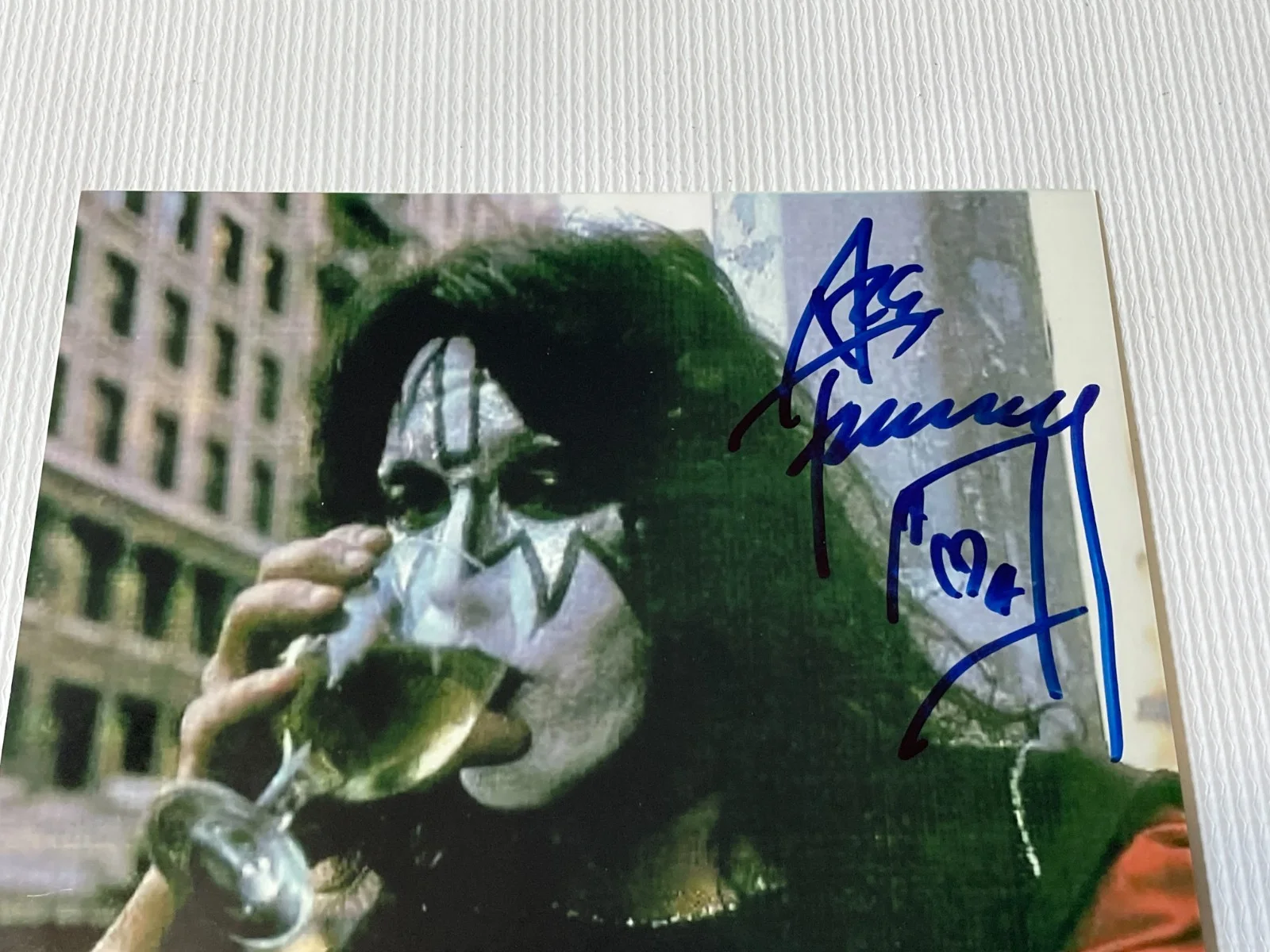 Kiss Ace Frehley Signed Autographed Drinking Beer 8x10 Photo JSA, изображение 3