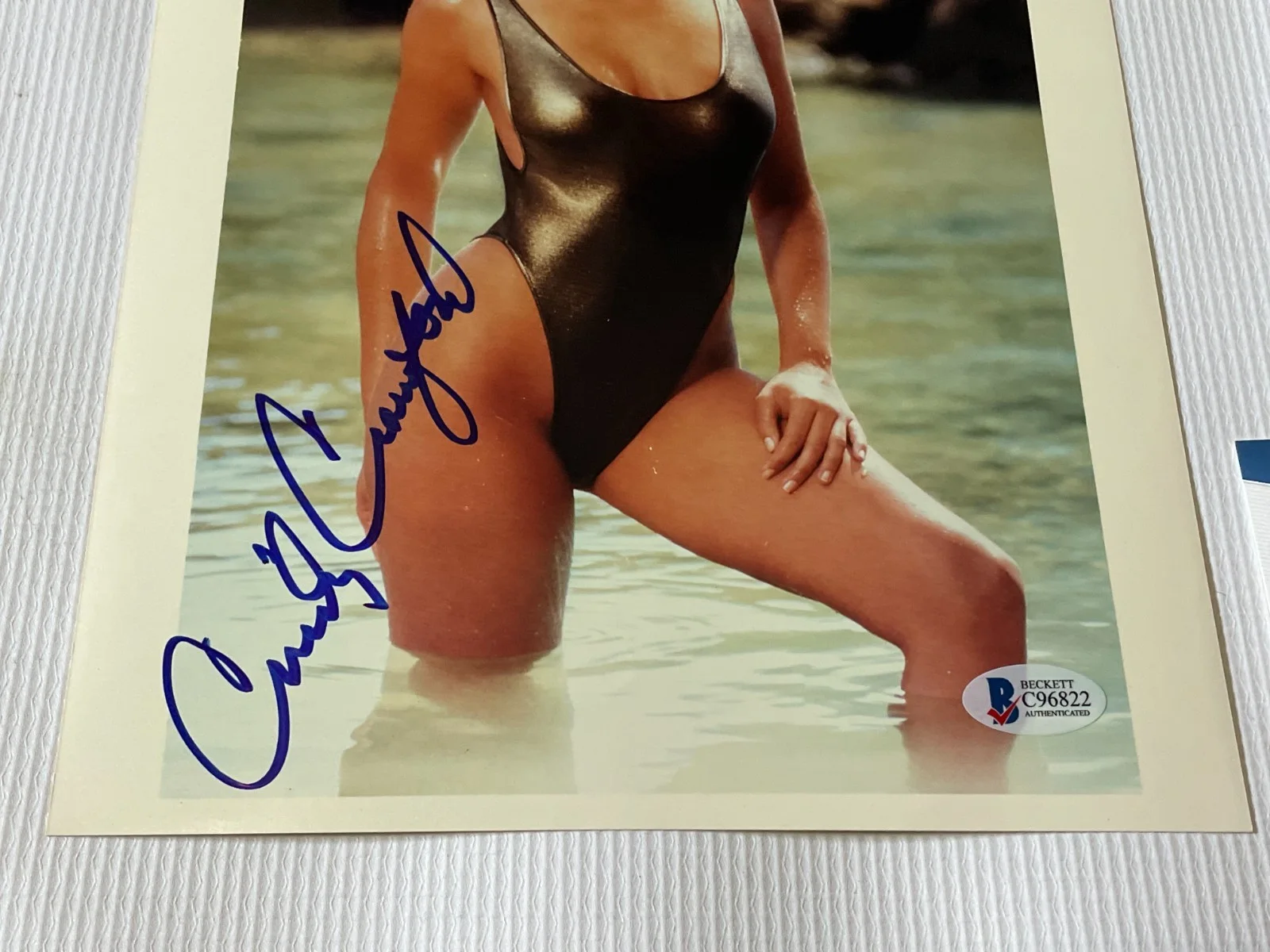 Cindy Crawford — Cindy Crawford Model Signed Autographed 8x10 Sexy Bathing Suit Photo Beckett, image 2