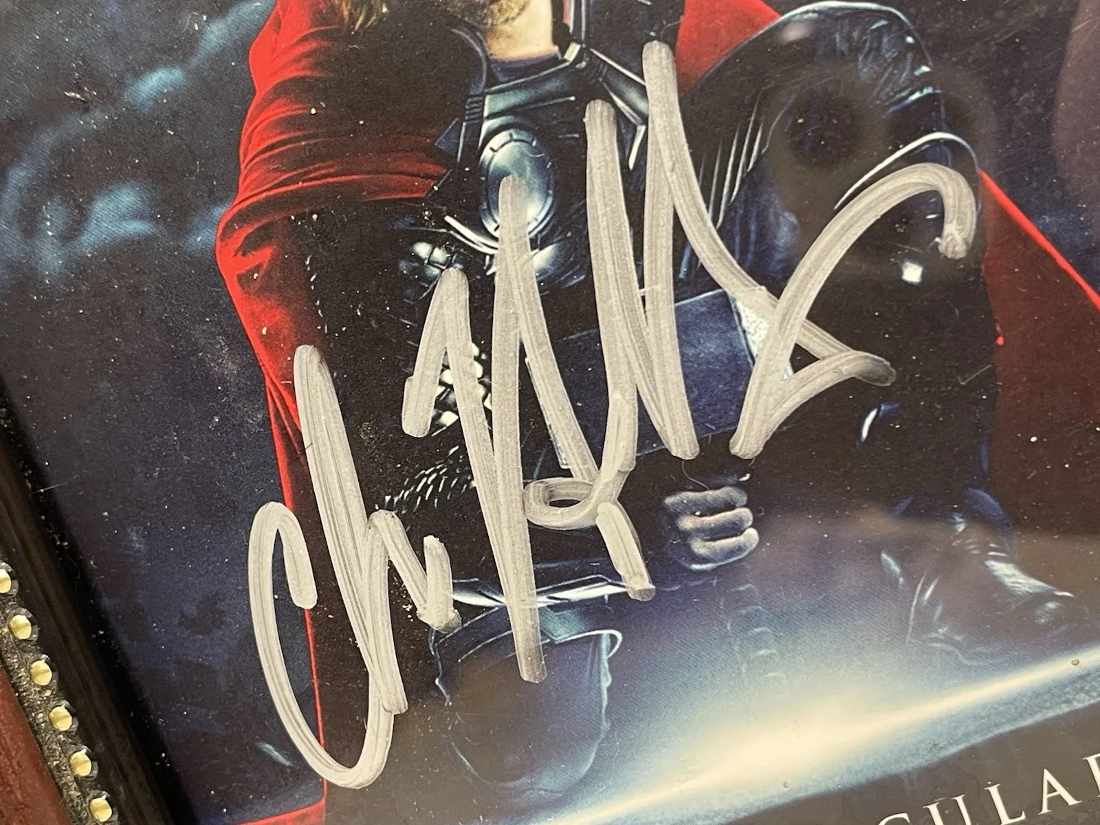 Chris Hemsworth — Chris Hemsworth Autographed Thor 5x7 Photo Marvel Movie Signature Framed, image 2