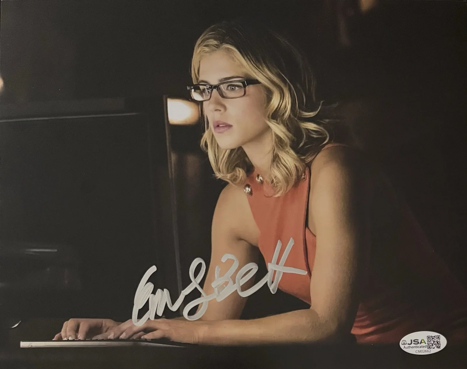 Emily Bett Rickards — Emily Bett Rickards (The Arrow) Signed Felicity Smoke 8x10 Photo JSA COA CM02662