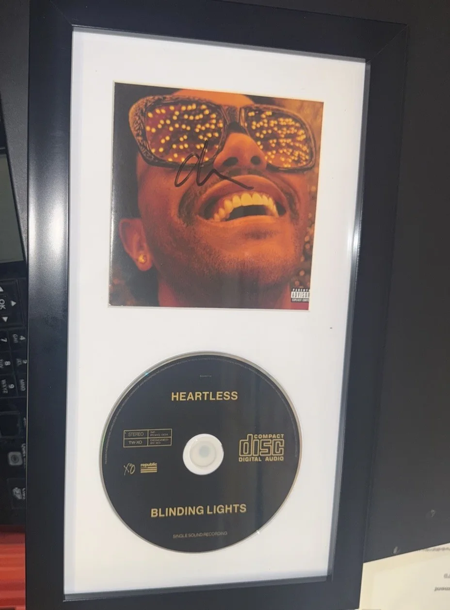 The Weeknd Signed Autographed Album CD Cover Framed HEARTLESS, изображение 2