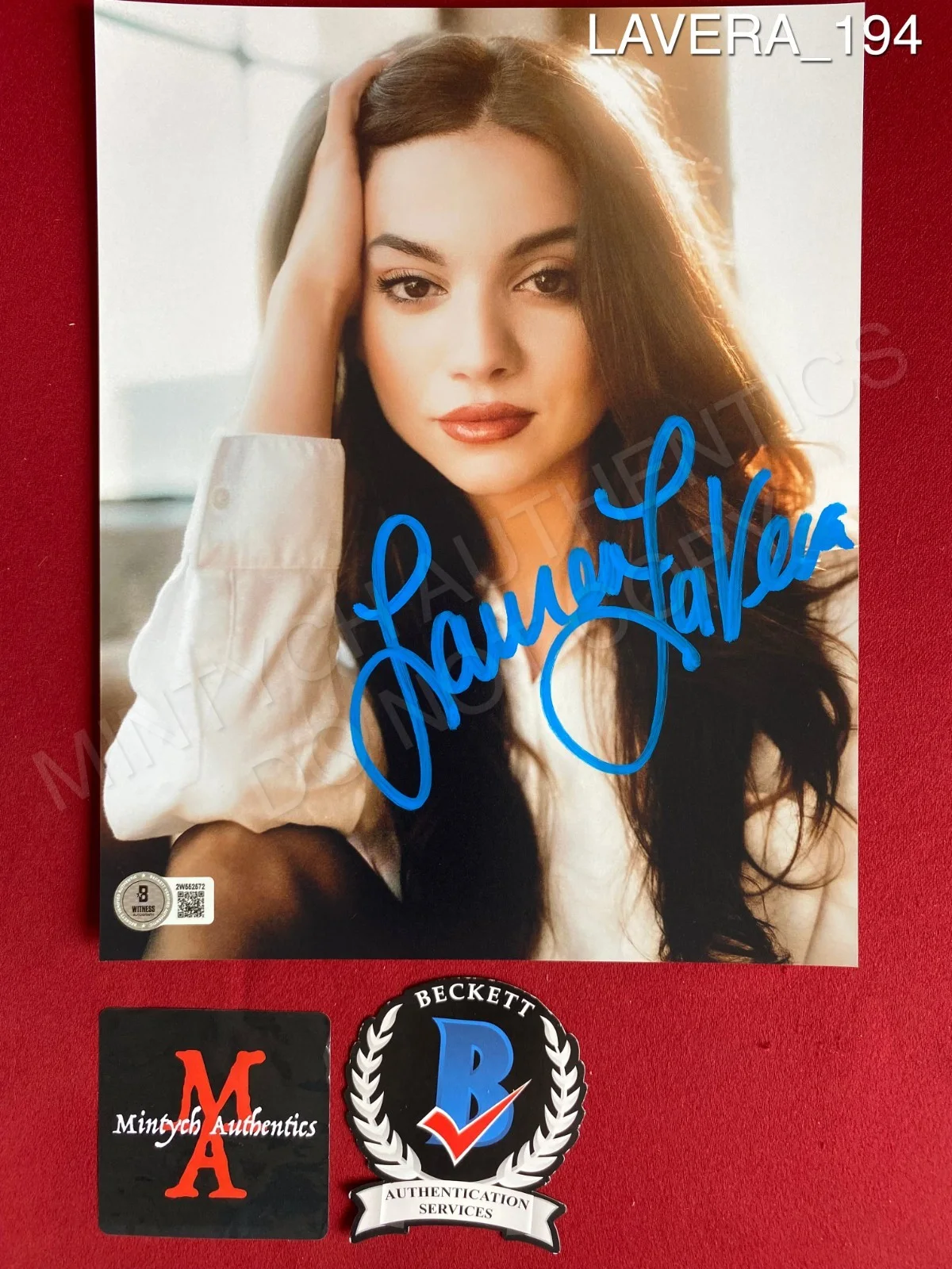 Lauren LaVera — Lauren Lavera autographed signed 8x10 model pose photo Terrifier Sienna Beckett