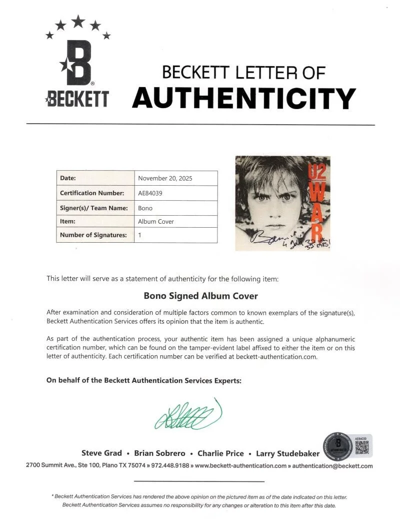 Bono — Bono U2 Signed Autograph War Album Vinyl Record LP w/ Beckett COA, изображение 3