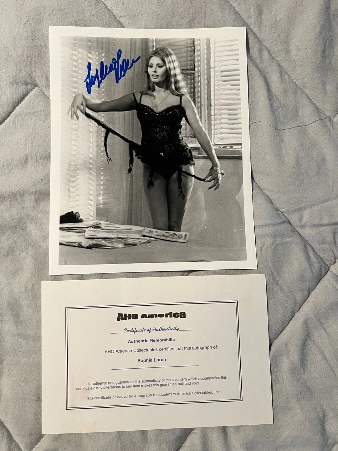 Sophia Loren — Sophia Loren Hand Signed 8x10 Autographed Photo Yesterday, Today, and Tomorrow C, image 2