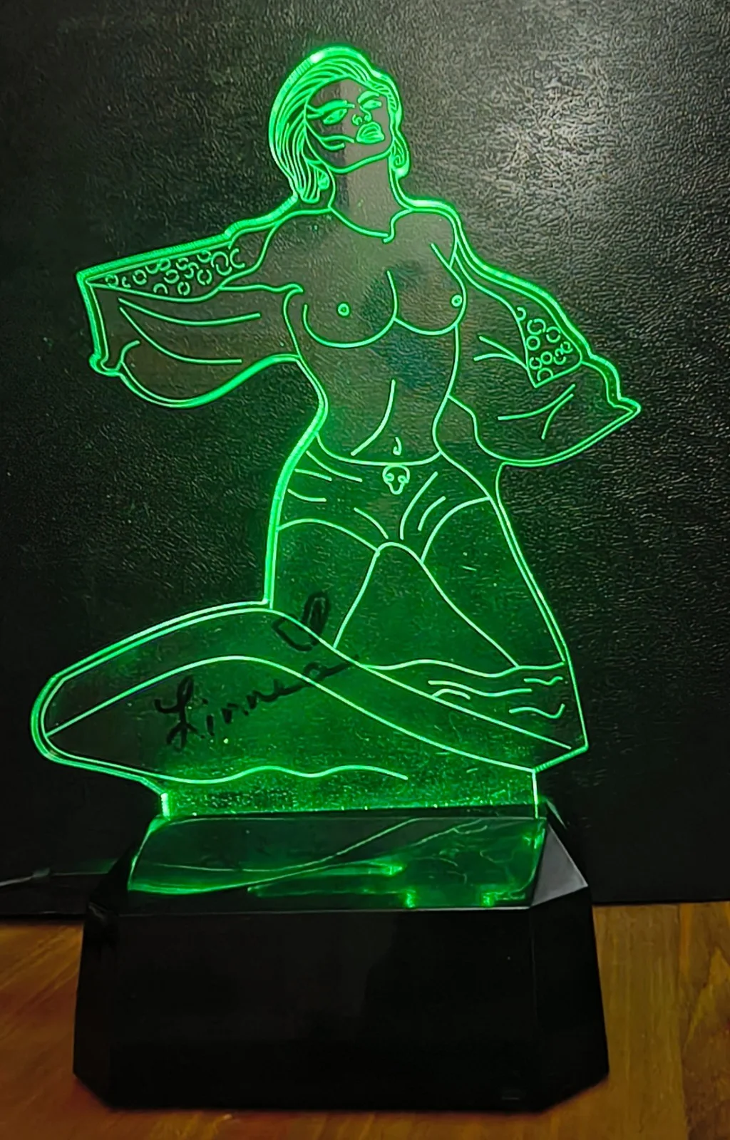 Linnea Quigley — Linnea Quigley Signed Trash (Return Living Dead) Multi Color LED Acrylic Display, image 5
