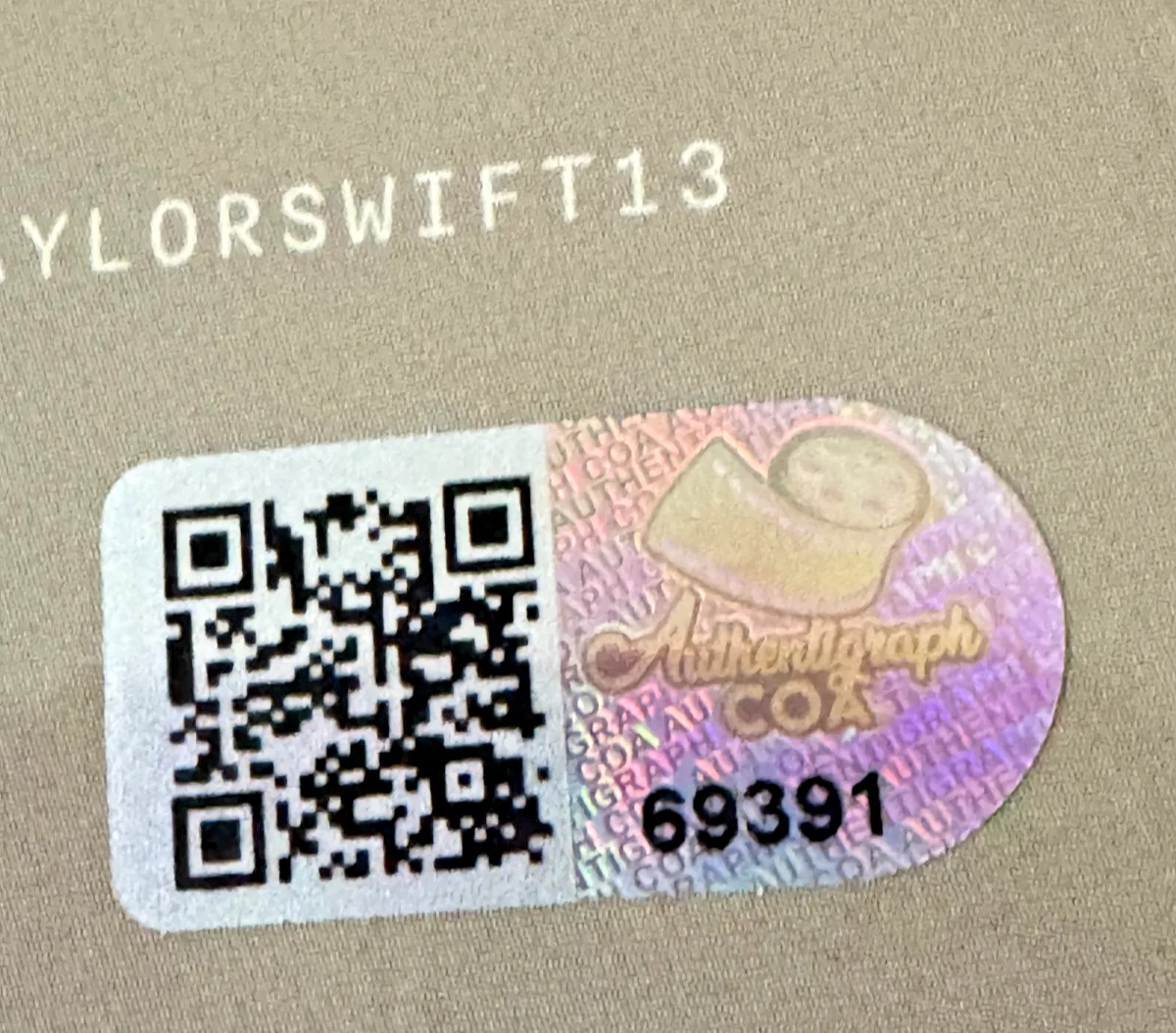Taylor Swift — Taylor Swift - Signed 2026 Calendar with Cert of Authenticity and Free Delivery, image 4