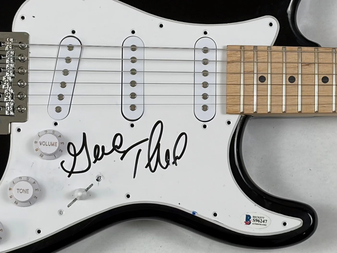 George Thorogood Signed Autograph Electric Guitar The Destroyers Beckett COA, image 4