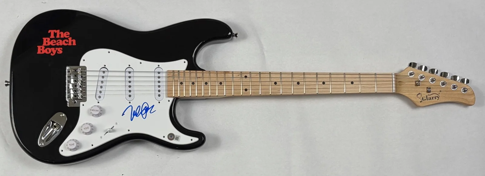 Mike Love The Beach Boys Signed Autograph Electric Guitar Beckett BAS COA, изображение 3
