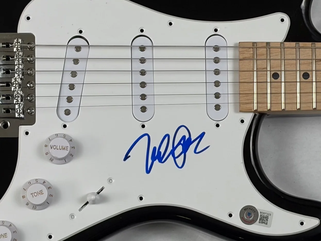 Mike Love The Beach Boys Signed Autograph Electric Guitar Beckett BAS COA, изображение 4