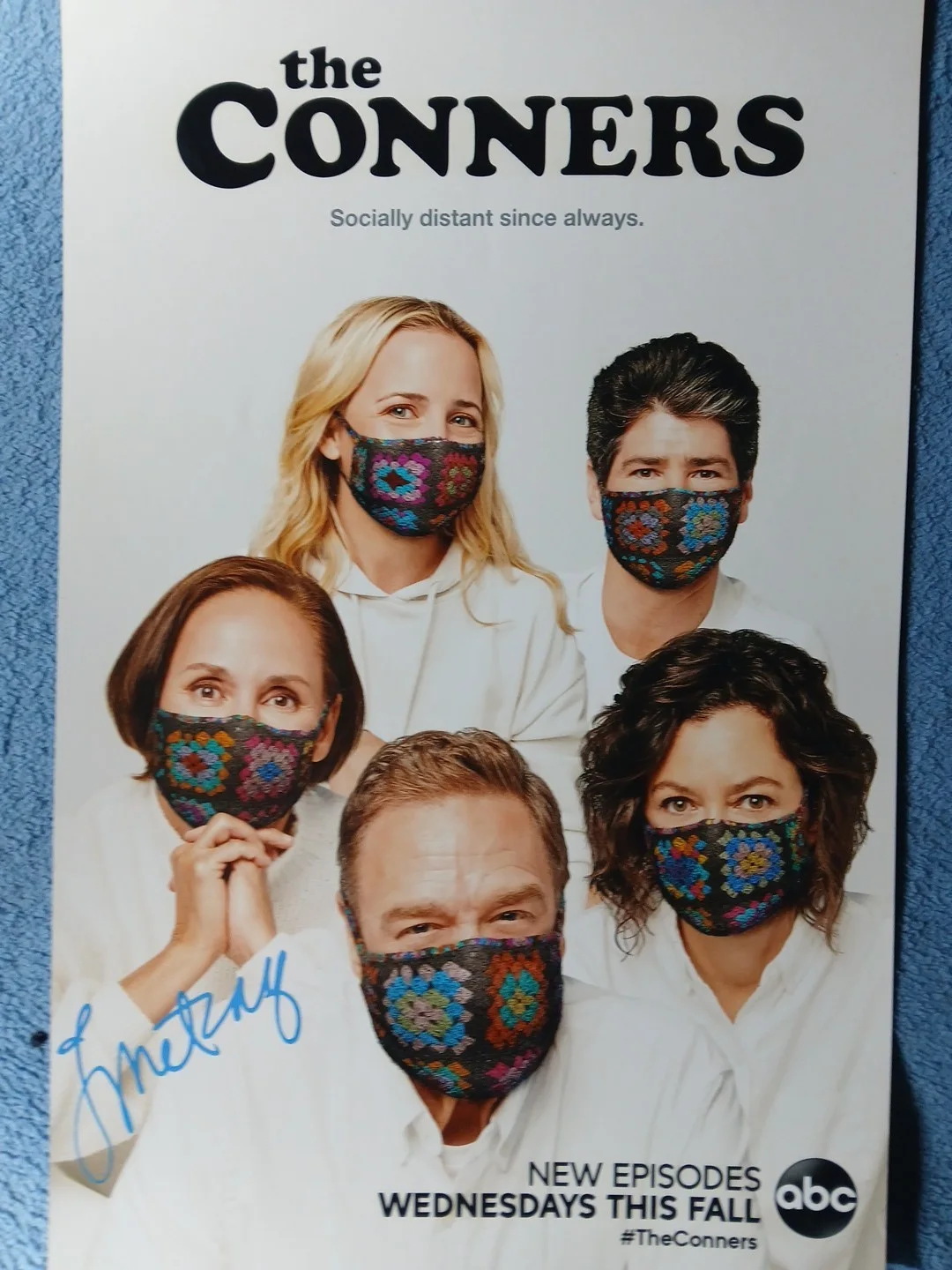 laurie metcalf — LAURIE METCALF Hand Signed THE CONNERS 11X17 Photo 📸, image 2