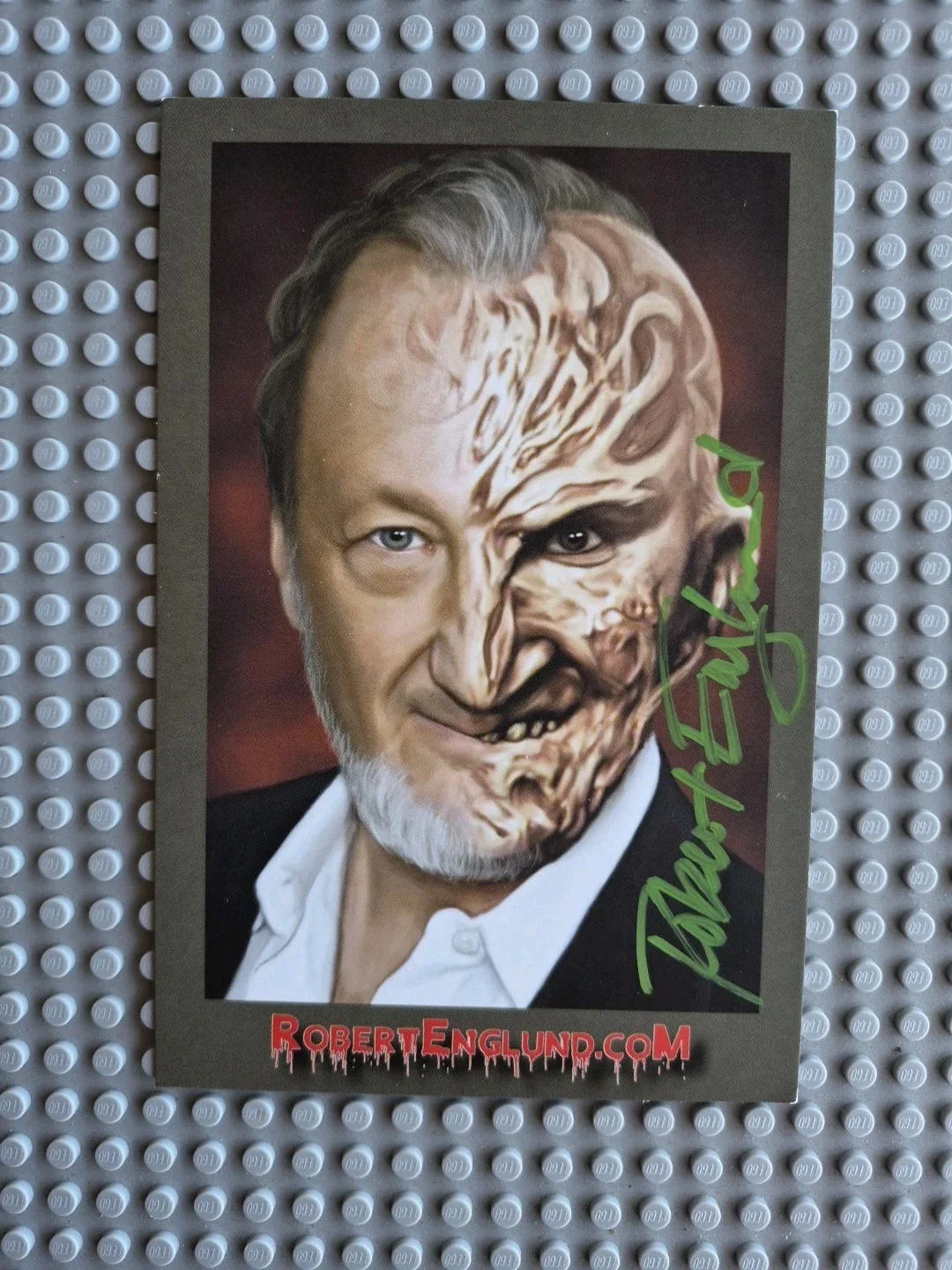 Robert Englund — Robert Englund "Freddy Krueger" Signed Autographed 4.0 x 6.0 Photo card