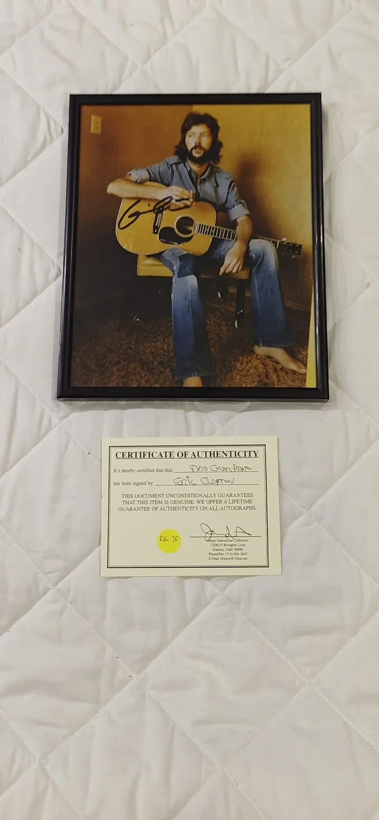 Eric Clapton — Eric Clapton Signed Color 8x10 Photo - Young Clapton in Black Frame w/ COA, изображение 2