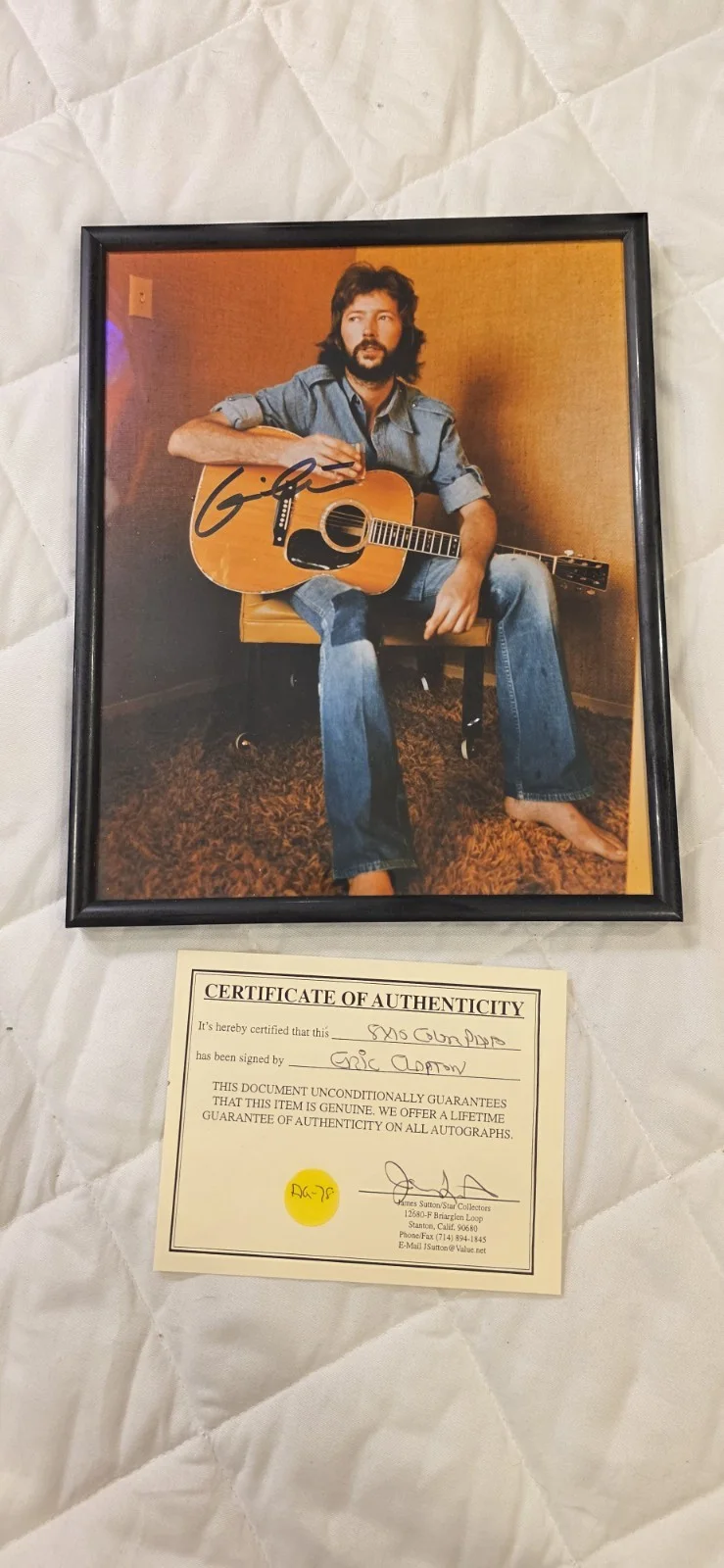 Eric Clapton — Eric Clapton Signed Color 8x10 Photo - Young Clapton in Black Frame w/ COA, изображение 3