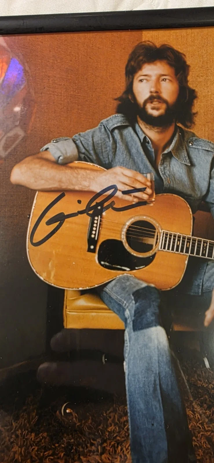 Eric Clapton — Eric Clapton Signed Color 8x10 Photo - Young Clapton in Black Frame w/ COA, изображение 4