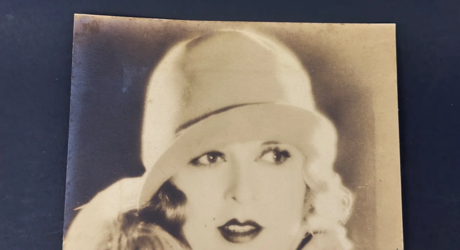 Silent Film Star Gertrude Astor, Hand Autographed Black & White Photo, изображение 3